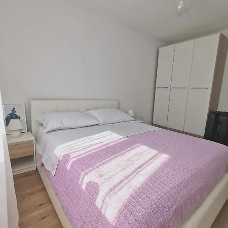 Ulike I Pini Apartman