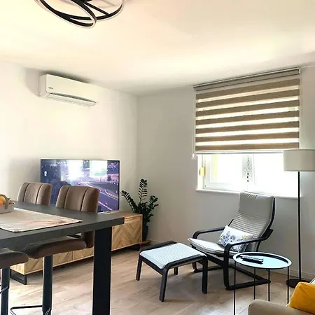 Ulike I Pini * Póla